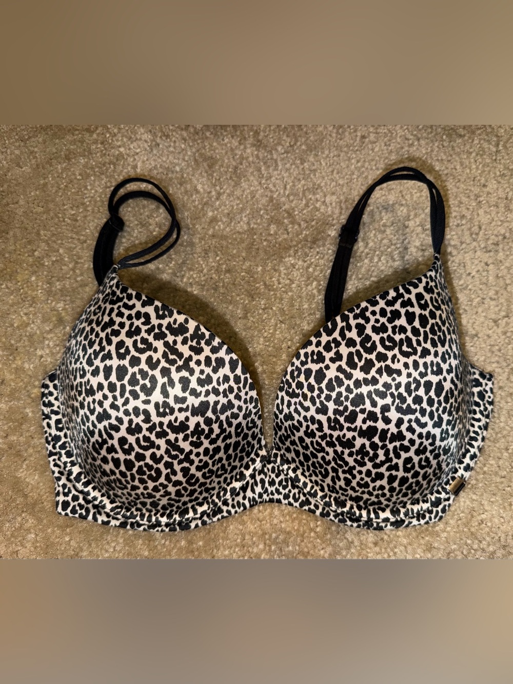 Victoria's Secret Very Sexy Plunge Leopard Print Push-Up Bra 32dd
